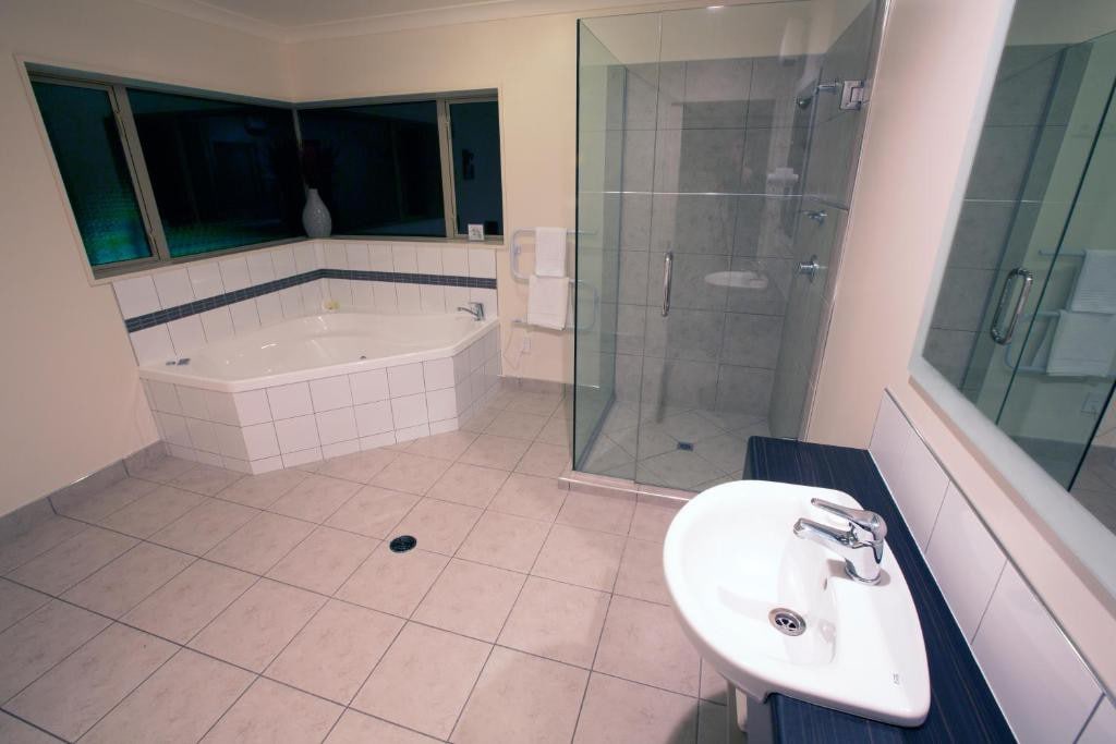 单卧室公寓，适合4人/带浴缸浴缸