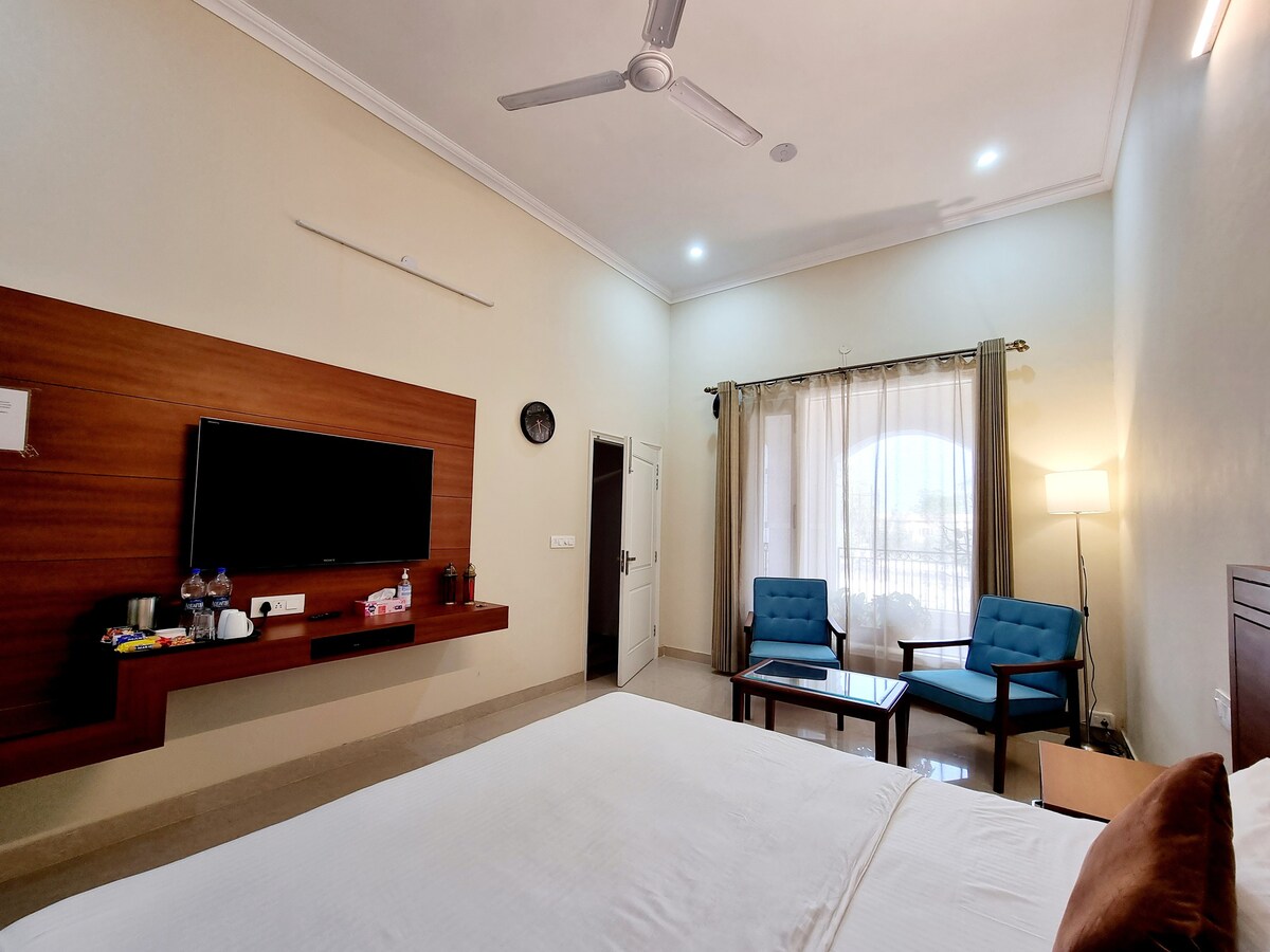 Super Deluxe Room With The Heritage Villa
