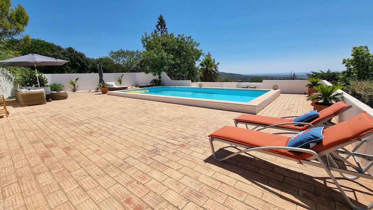 Villa Que Sera avec piscine chauffée belle vue mer