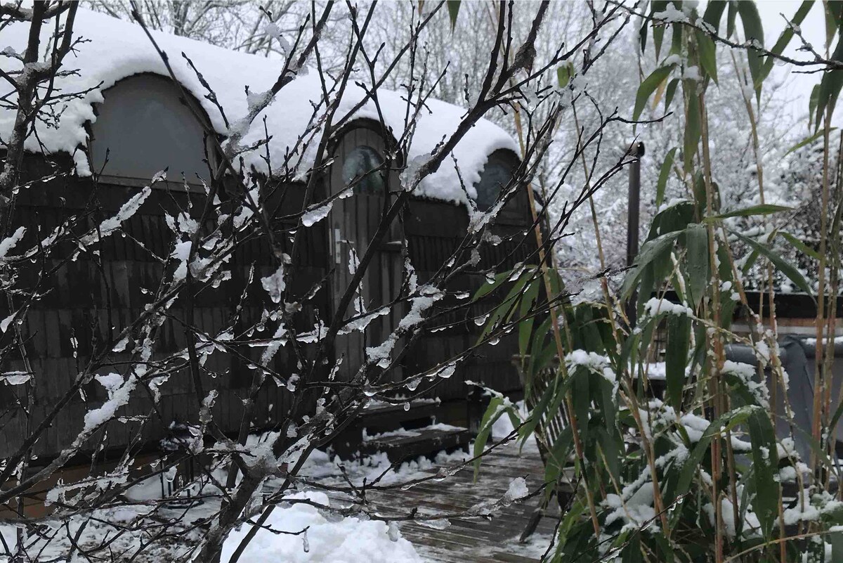 Cabane bois avec bain  et sauna