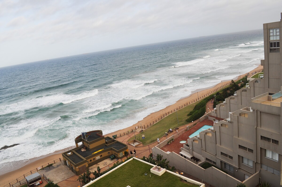 802 Bermudas - by Stay in Umhlanga
