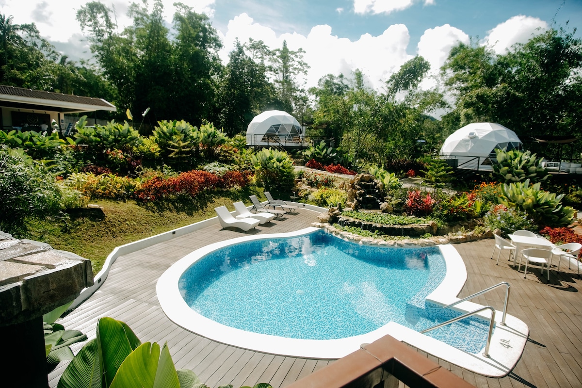 150 Peakway Dome w/ Outdoor Jacuzzi 1