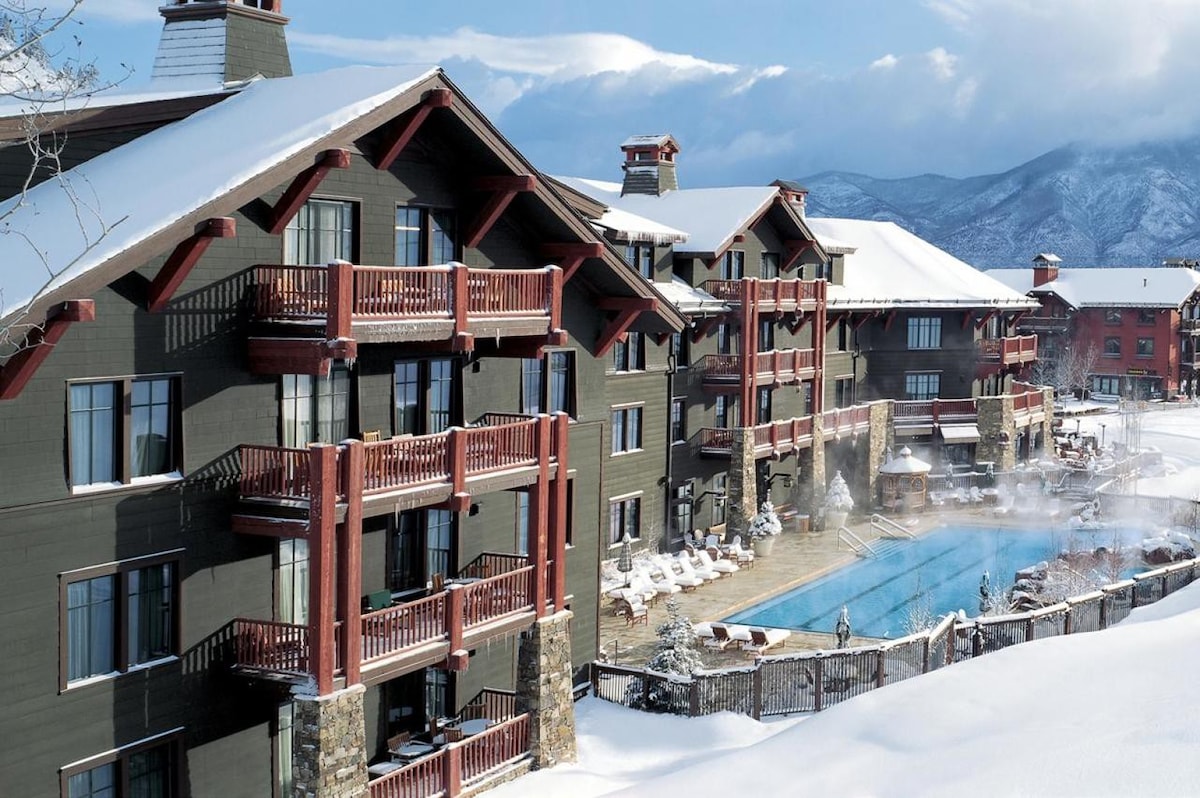 Luxury Aspen Ritz Carlton; 3 Bed / 3 Bath Condo