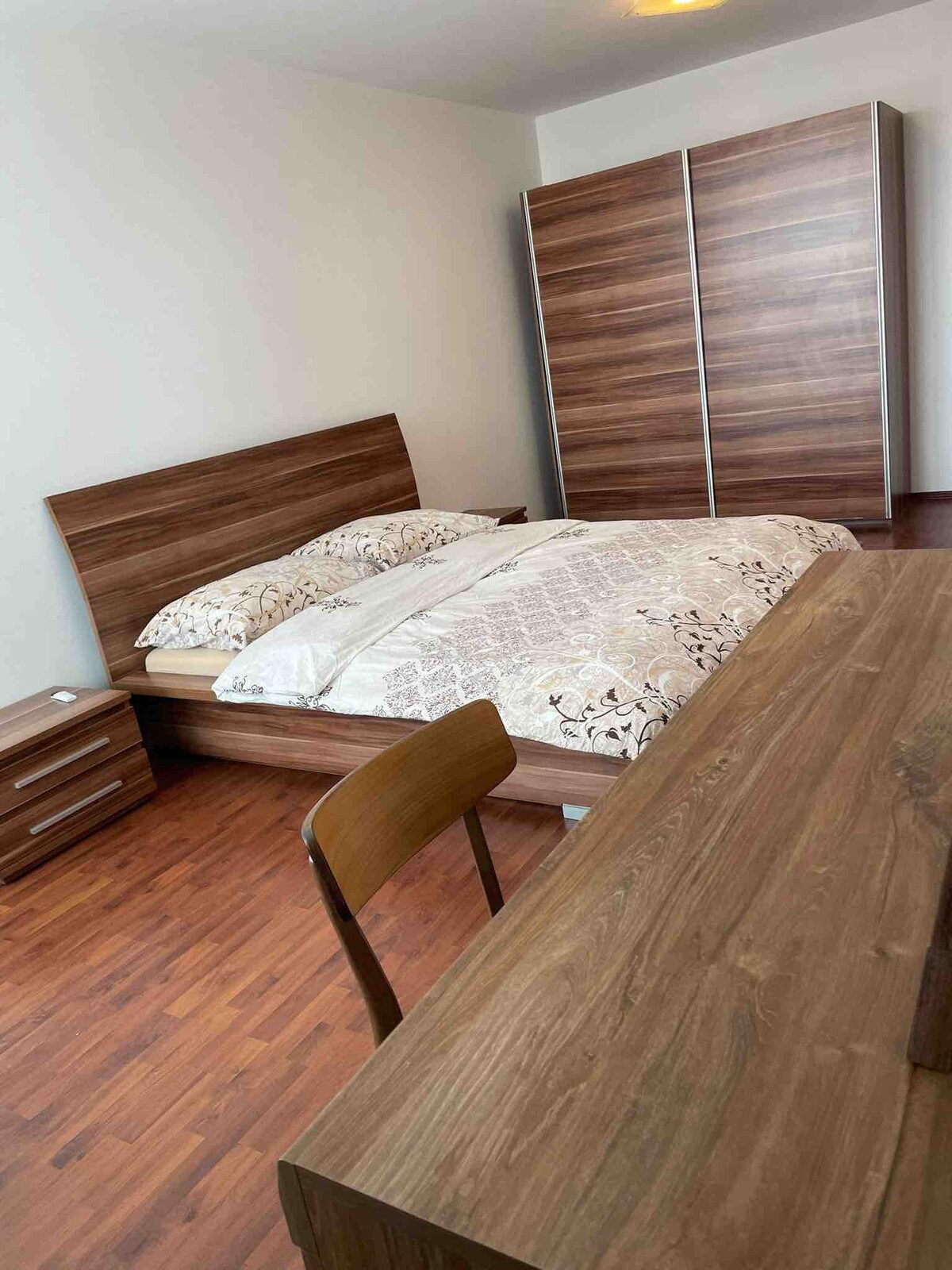 双卧室公寓-位于新梅斯托（ Nové Mesto ）三塔的最佳位置