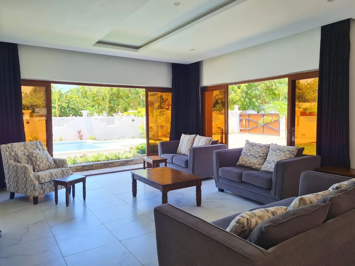 Majestic 5Bdr Villa in Diani with Private Pool. 4