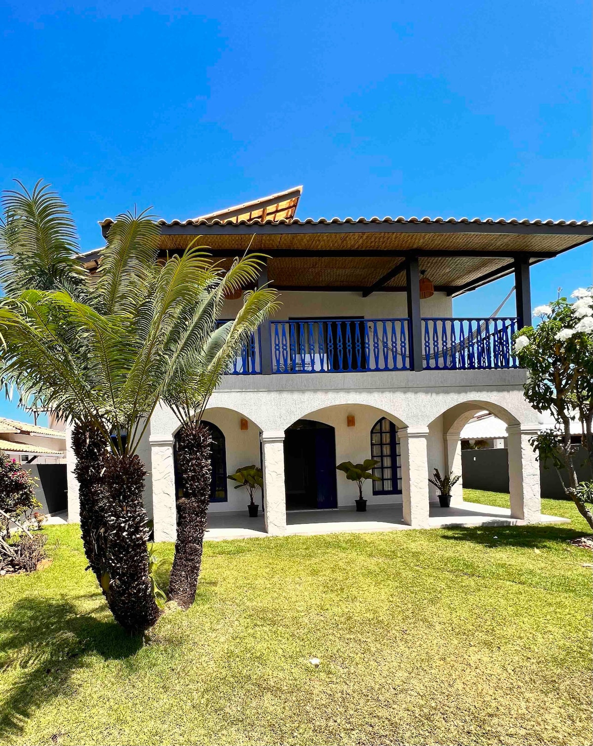 Linda casa Guarajuba em condo de frente à praia