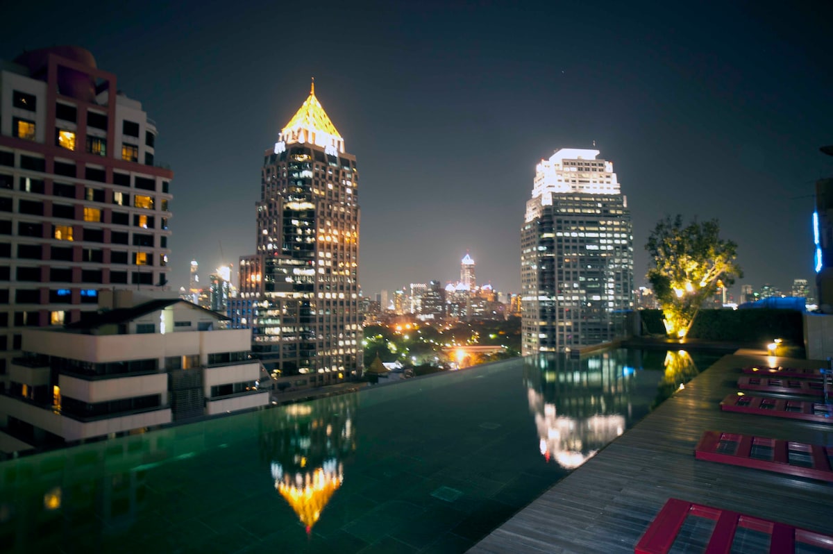曼谷市中心的优雅2卧公寓