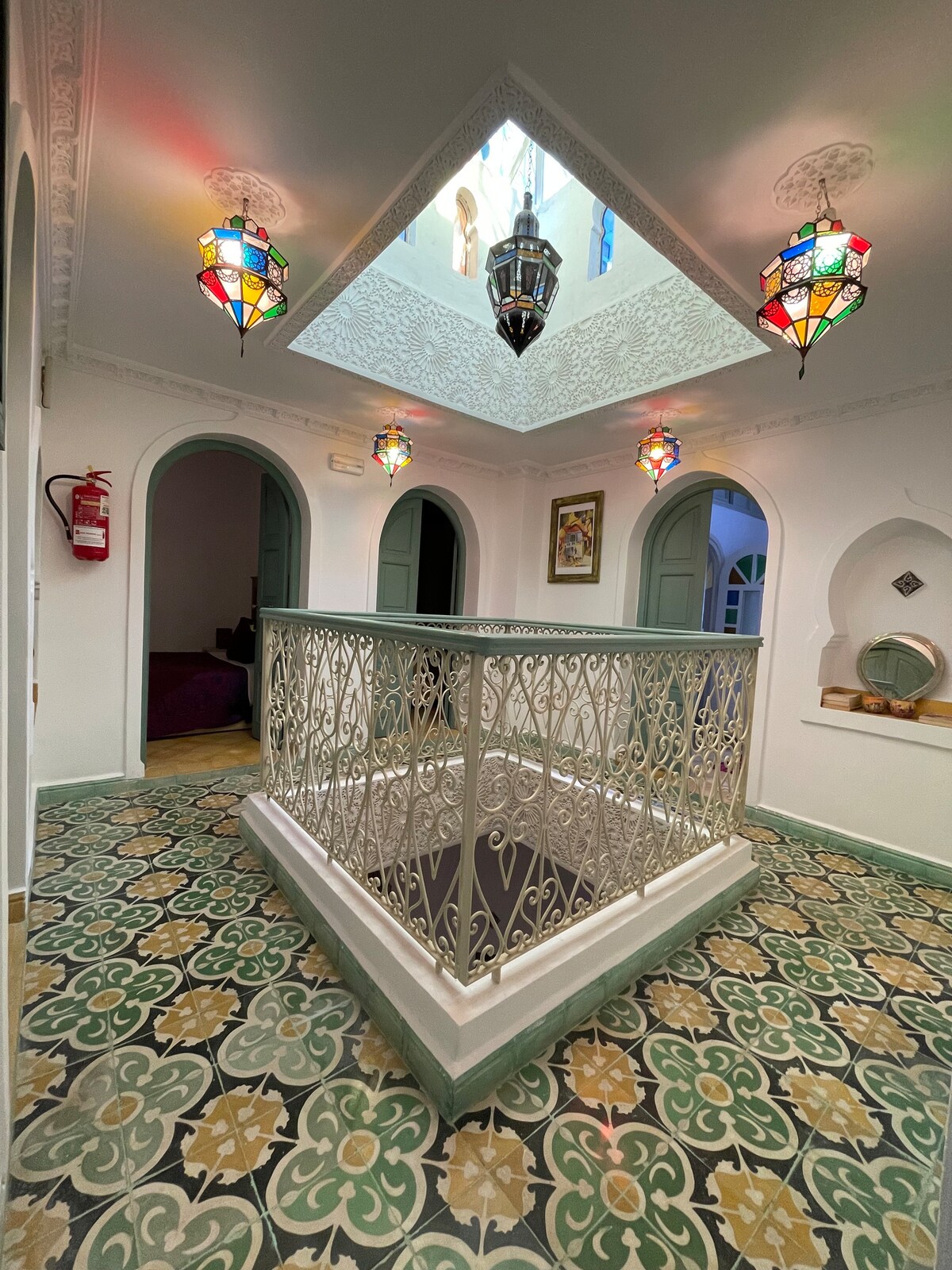 摩洛哥传统庭院，有6间卧室和美丽的露台