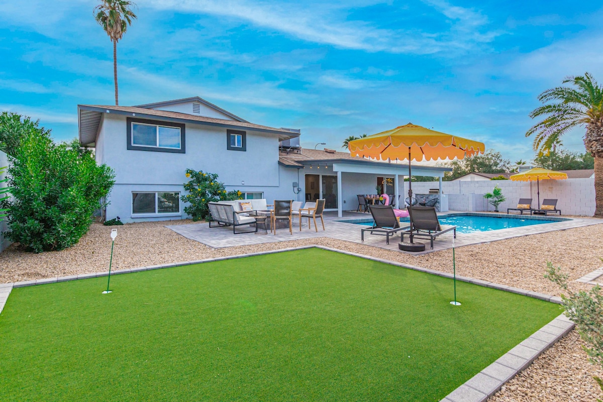 Dreamy Scottsdale Getaway with a Heated Pool!