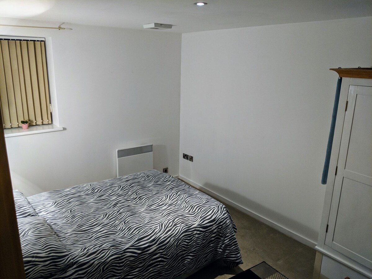 Double Room - Short walk to City Centre and Etihad