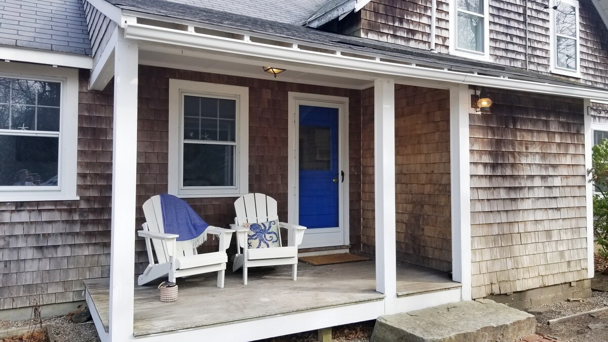Relax in Bright & Open - 4 Bedroom Cape Cod House