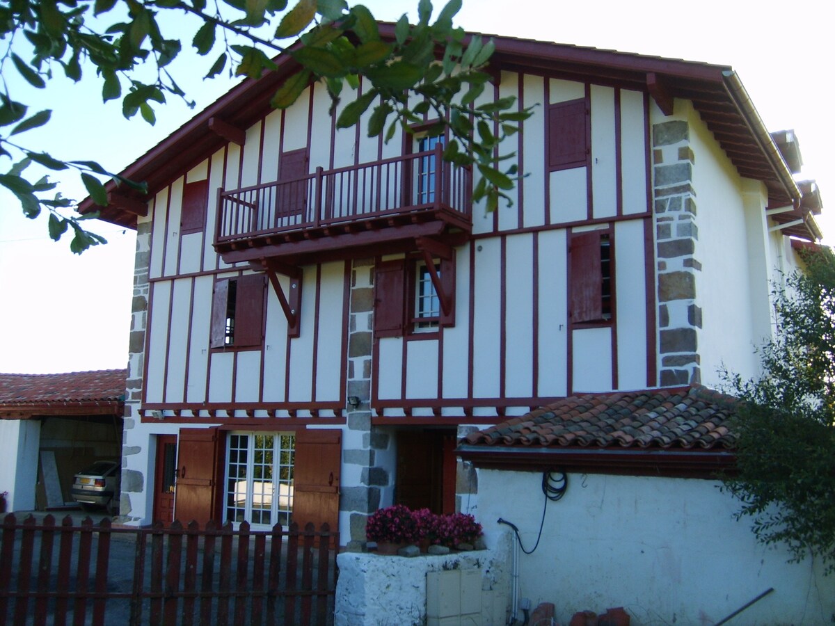 Gite avec balcon dans une ferme