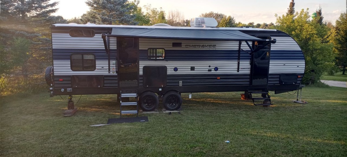 New, Clean RV/Camper 
30 minutes from Ryder Cup