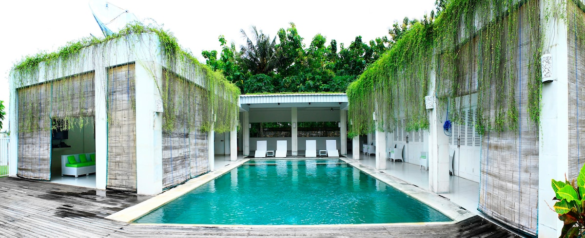 Villa Putih Lovina