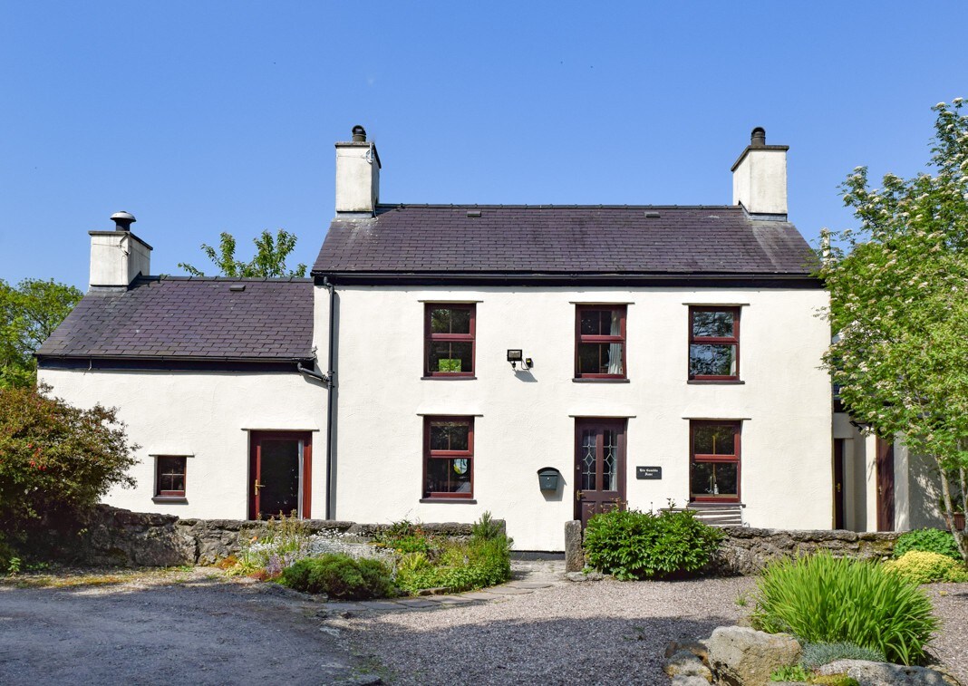 Hen Gamdda Fawr cottage, nr Benllech, Anglesey