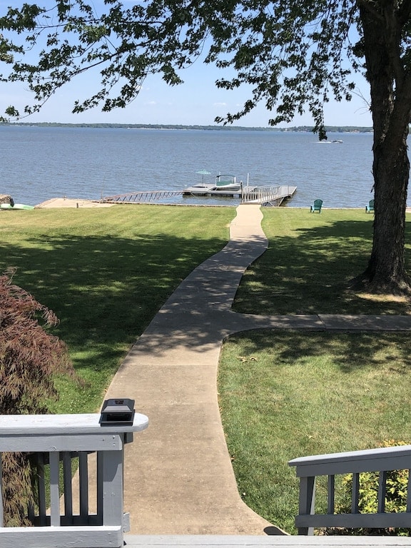 Beautiful Grand Lake Waterfront Home! Boating Fun!