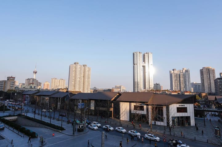 【colthouse】春熙路/太古里 73m套一/下楼太古里/极致夜景/奢华公寓