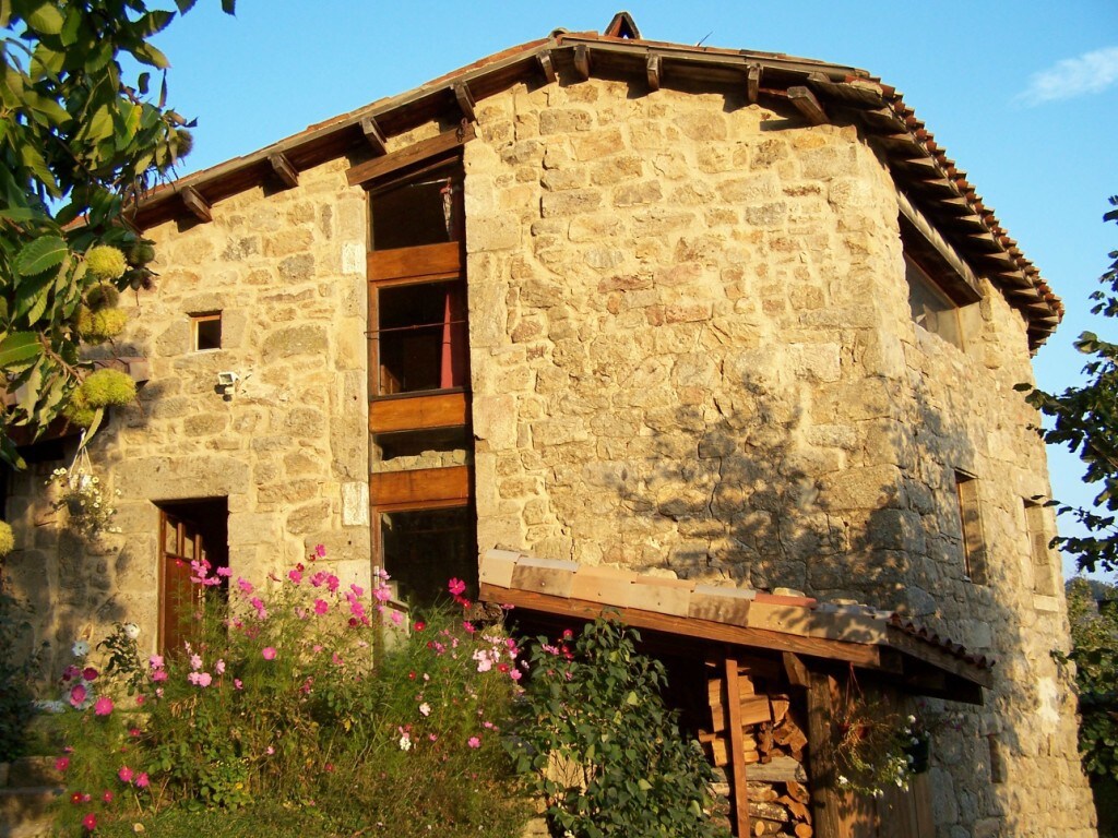 Gîte de Chapelèche "Les Chataigniers" 2至7人。