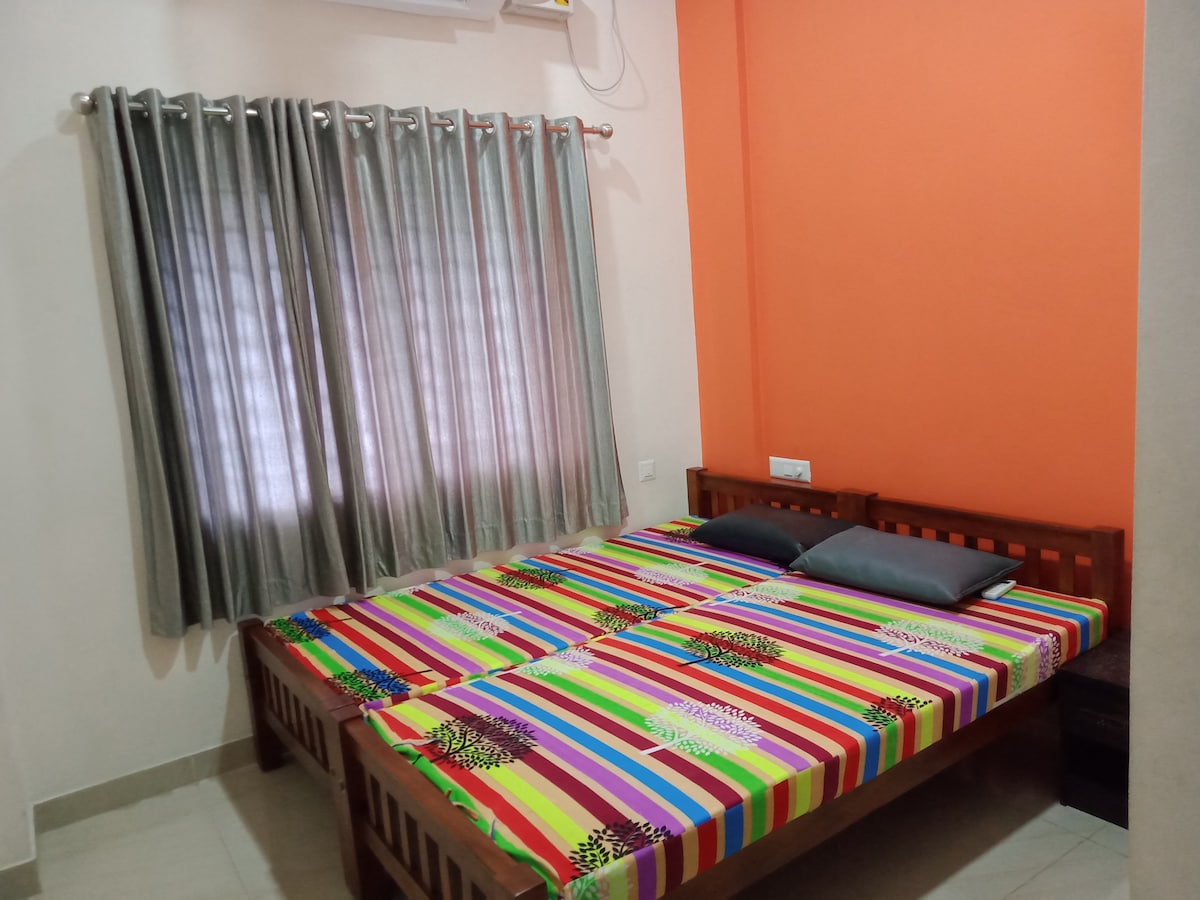 Govindham 2 BHK, Ac & Non Ac,Near to Sreedhareeyam