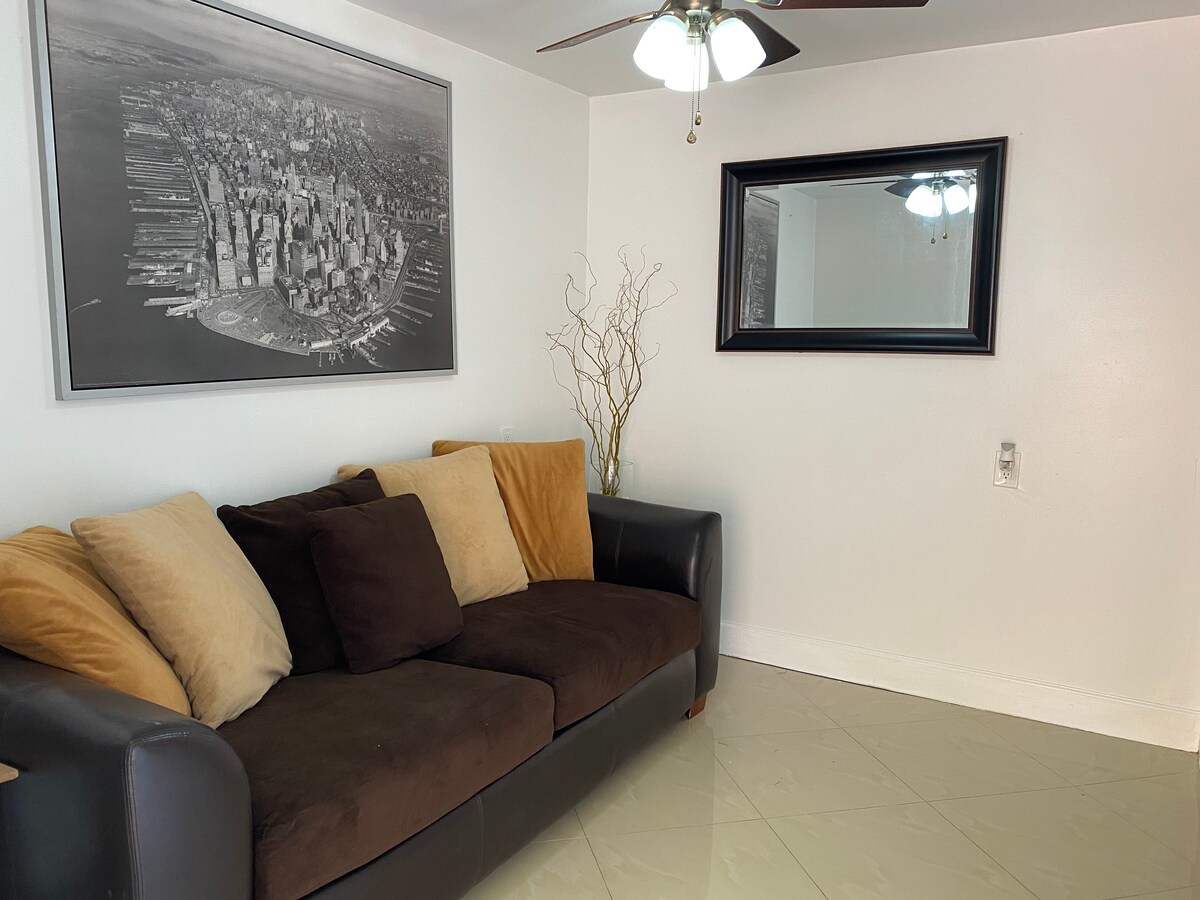 Cozy Apartment in Hialeah Miami lnt. Airport