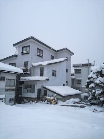 Nozawaonsen, Shimotakai District的民宿