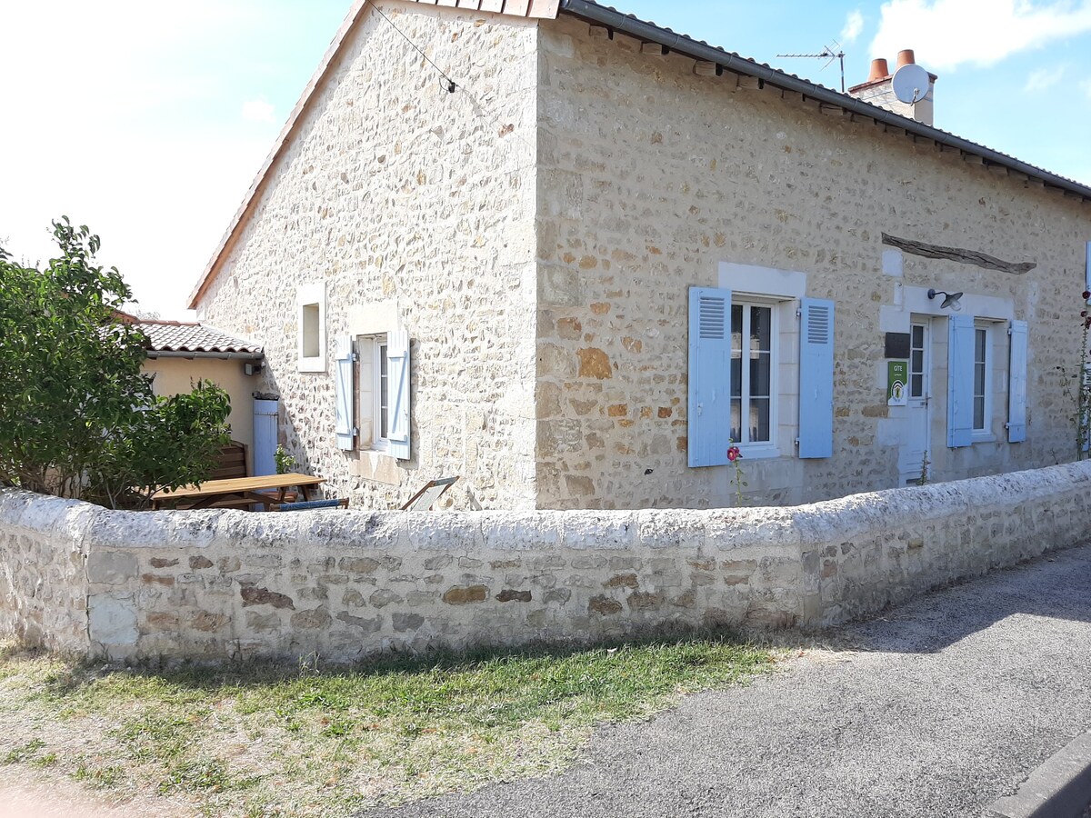 Logement indépendant avec jardin proche Poitiers