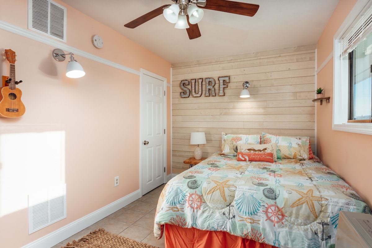 Surfers' Paradise| 2 BD| Heart of HB| Sleeps 5