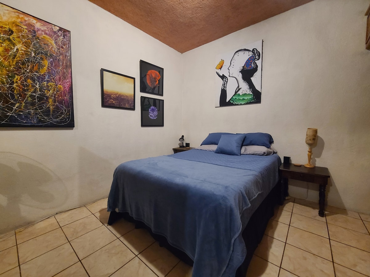 Lovely small house with garden in Panajachel