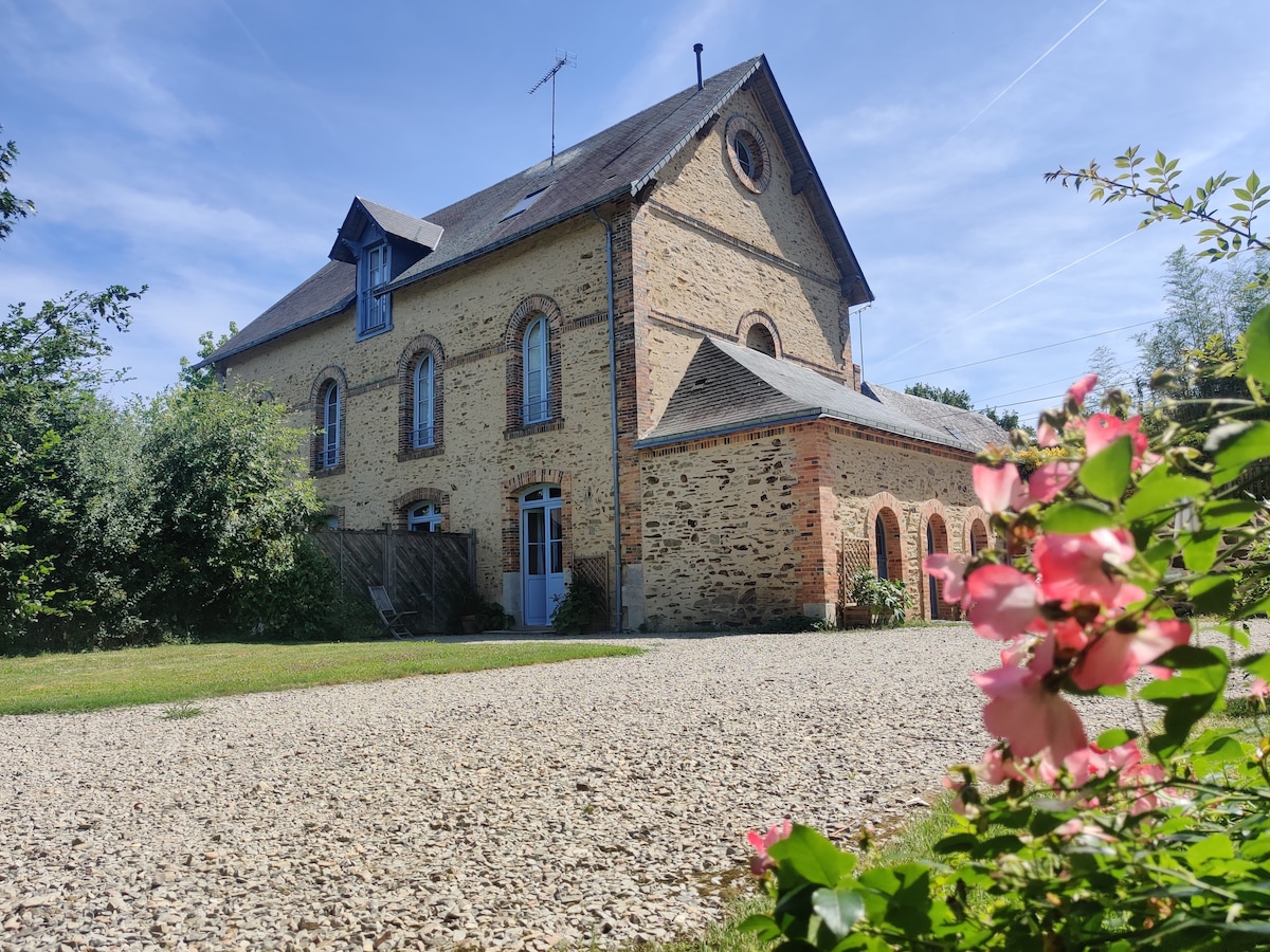 Domaine avec deux gîtes jusqu'à 15 personnes