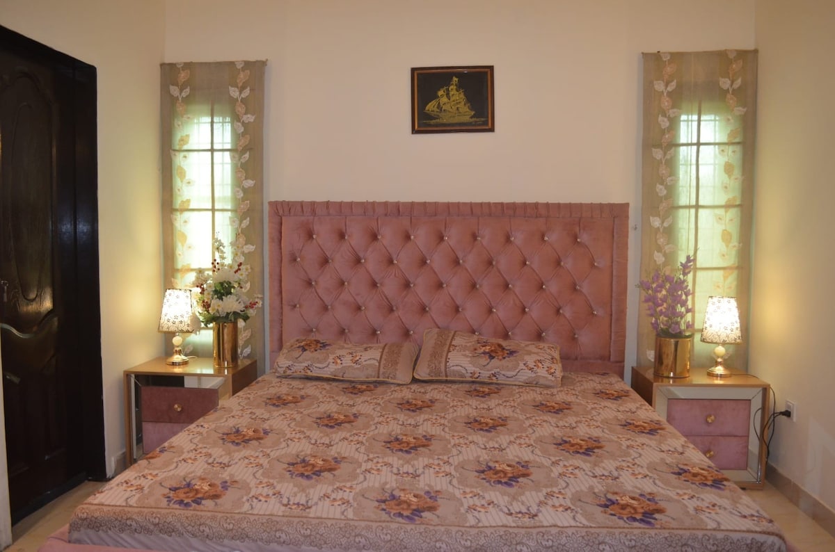 DHA Karachi豪华度假屋-2张床位。