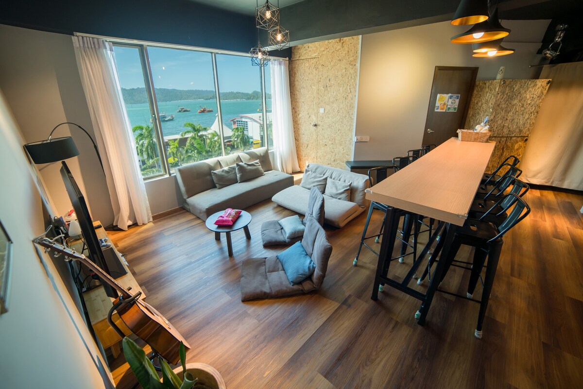 Homy Seafront Hostel Mixed Dorm 1【温馨海景背包客旅舍12人混合房】