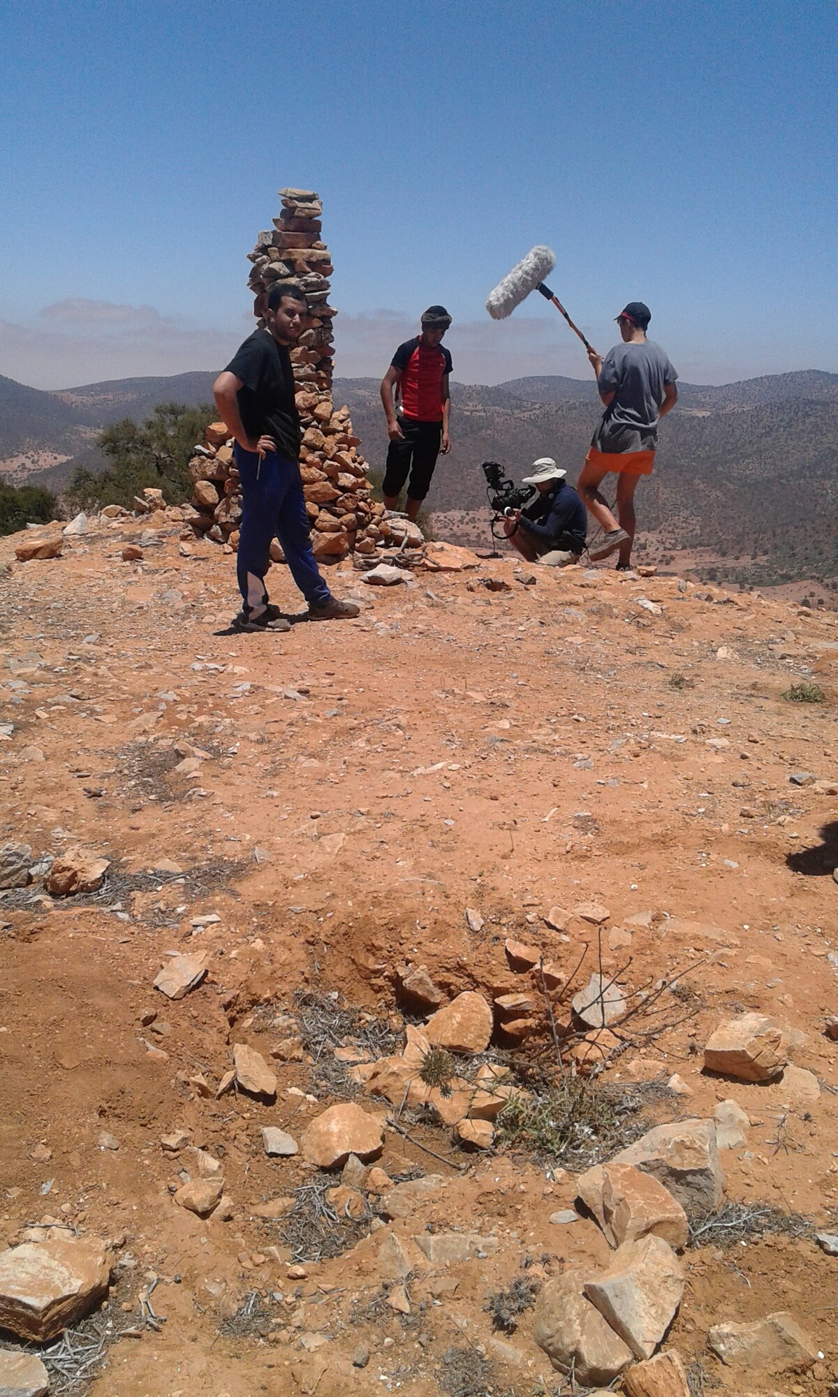 探索Amazigh山，现场住宿