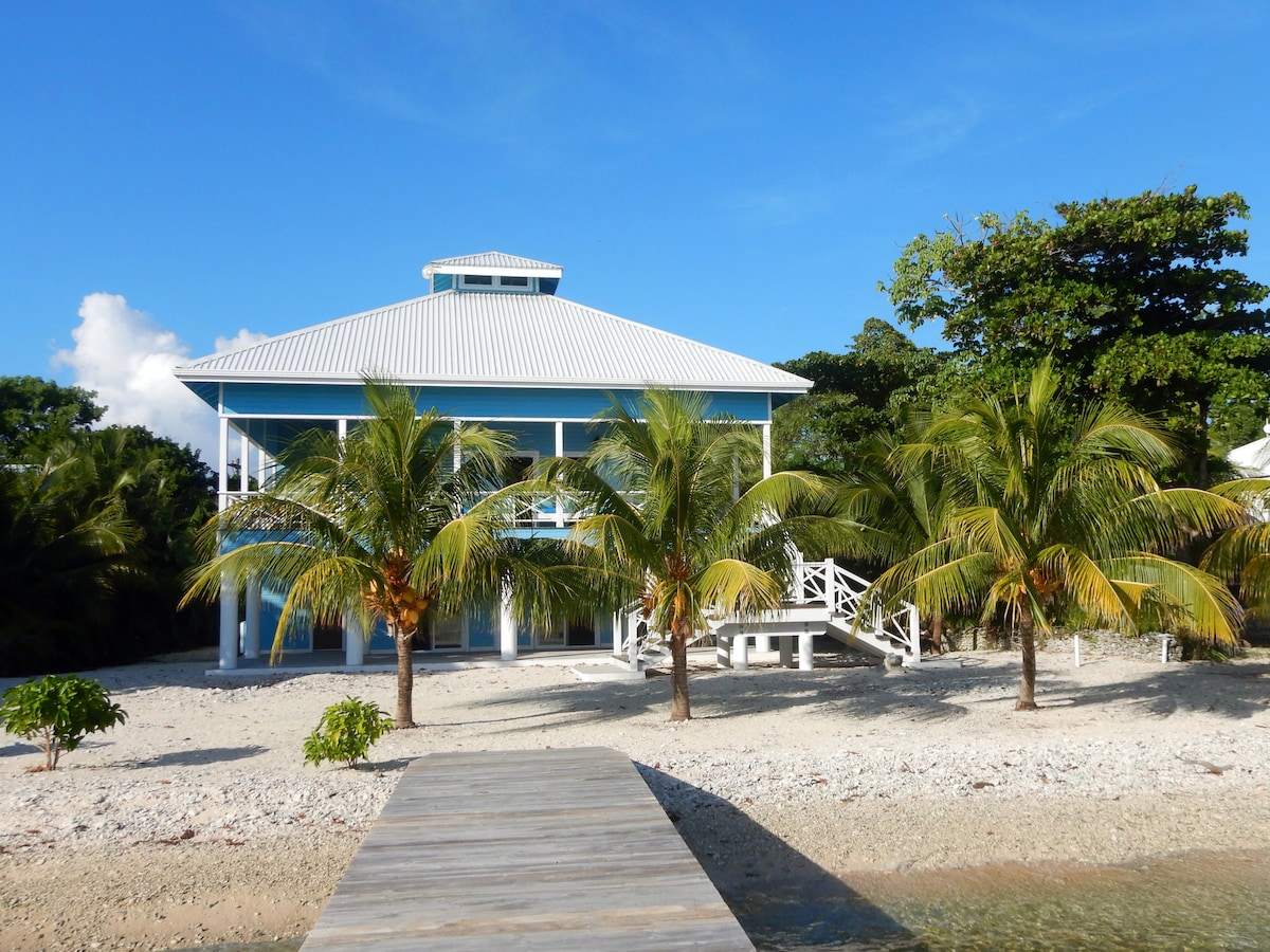 The Coconut House on Treasure Beach