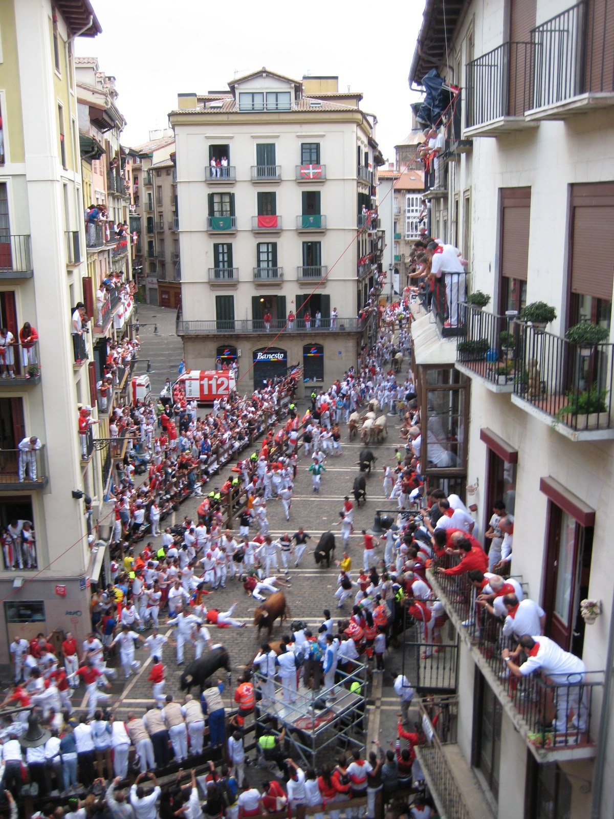 Mercaderes street. Views to Bull Run