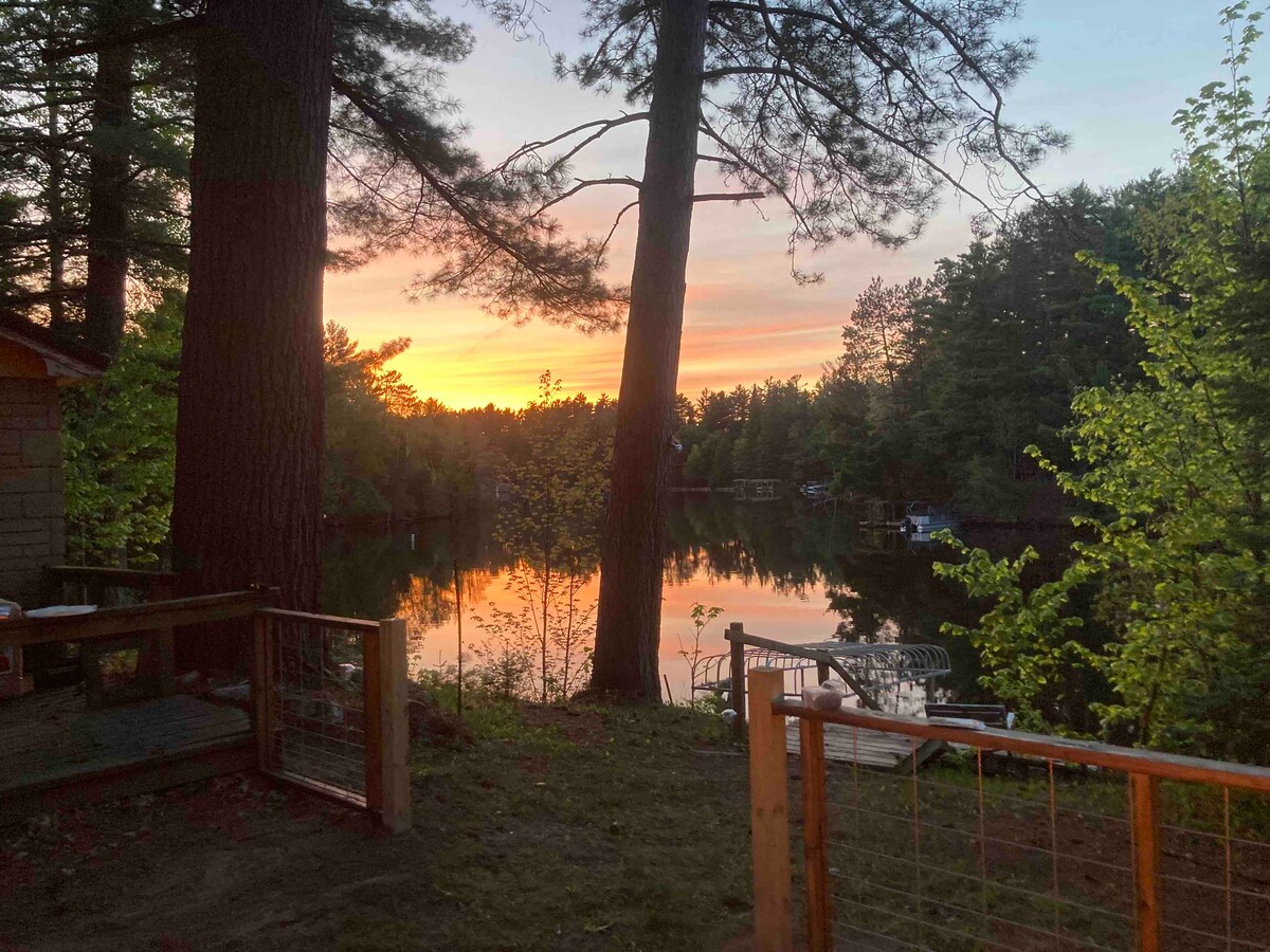 Cabin on worlds largest freshwater chain of lakes.