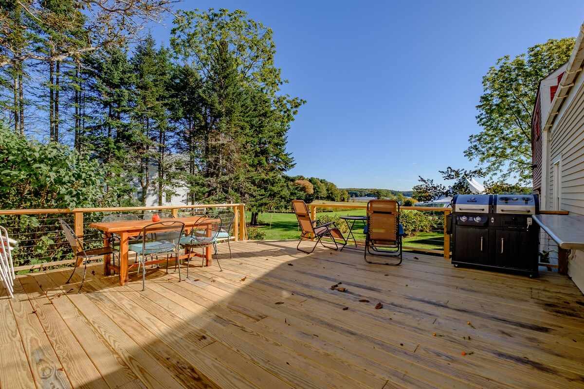 4 Bedroom Riverside Home with Large Historic Barn