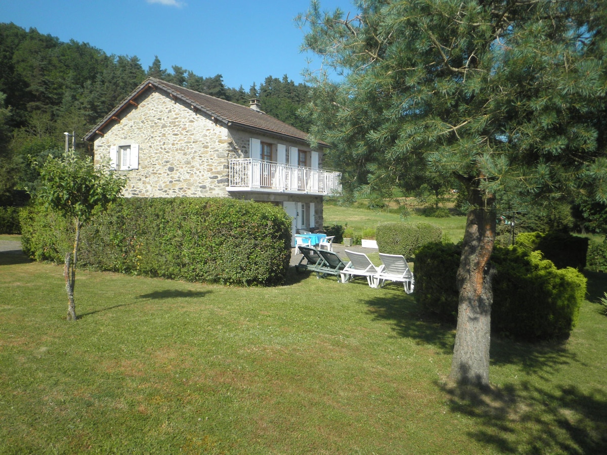 Charmante maison indépendante en pierre de pays