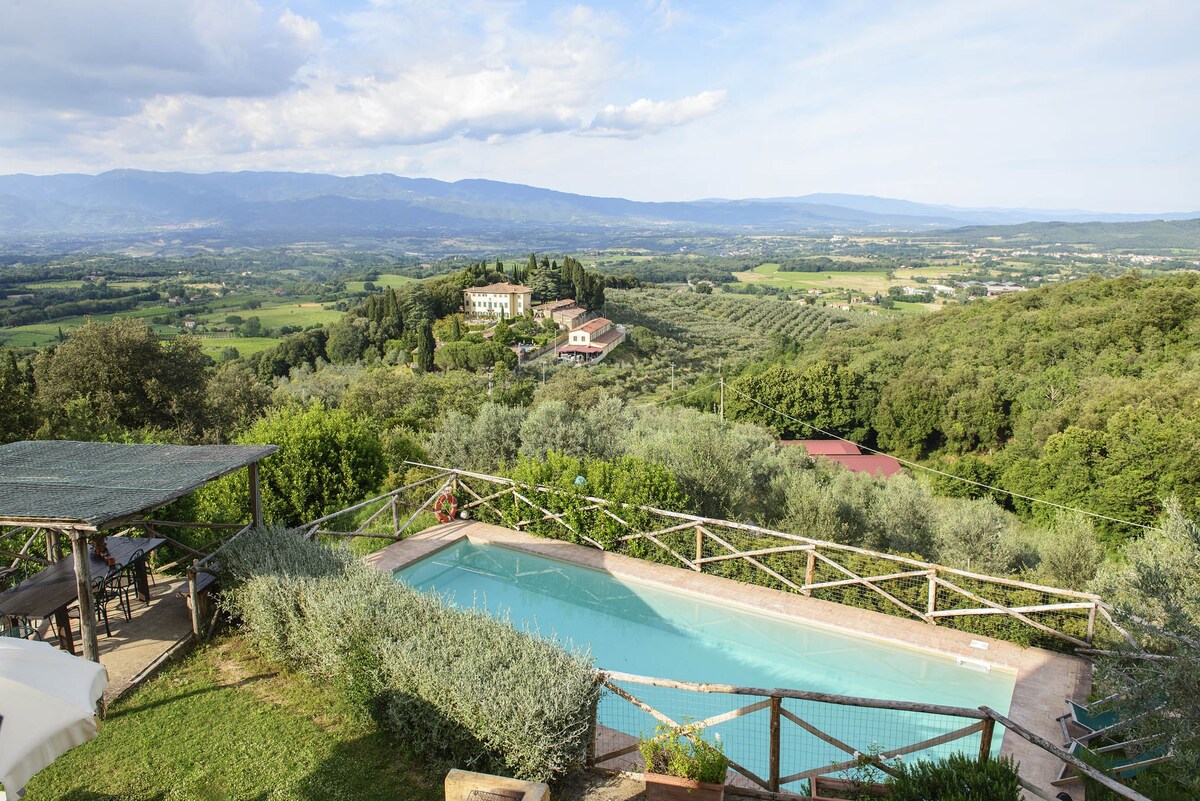 Costa. the ideal Tuscan hideaway