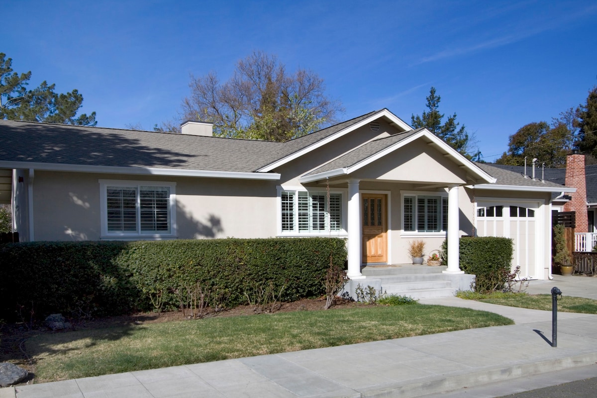 The Sonoma Square Cottage