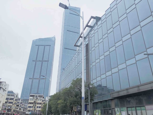 镇江苏宁广场muji全智能控制全屋供暖a套房二室二厅二卫(实景拍摄)