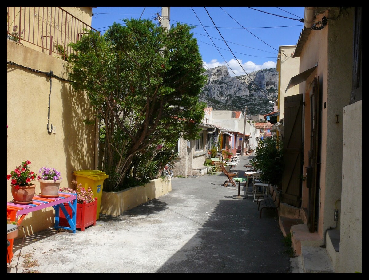 带花园和Les Goudes景观的安静小木屋