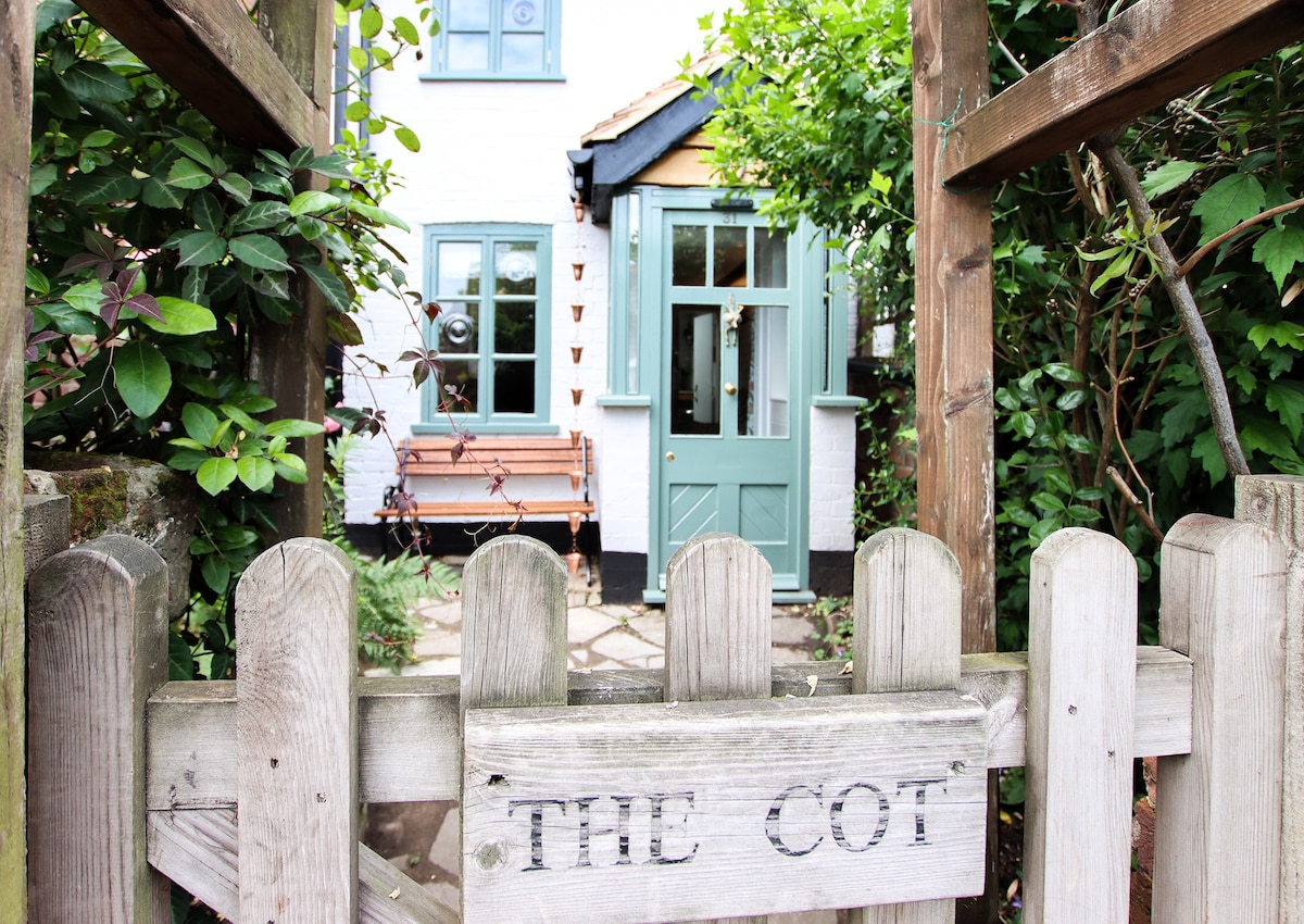 The Cot, Characterious 400 years Cottage.