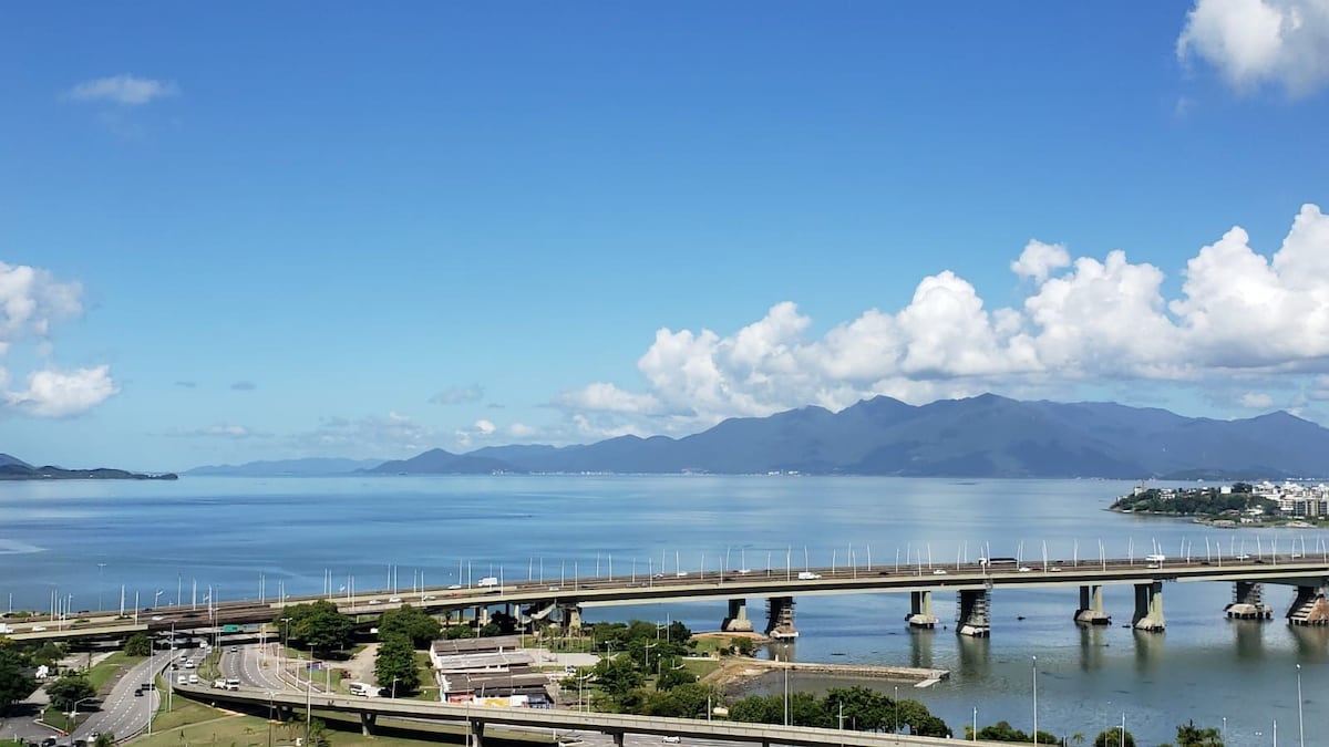 Magnifica VISTA 01 suíte ar cond Garagem Privativa