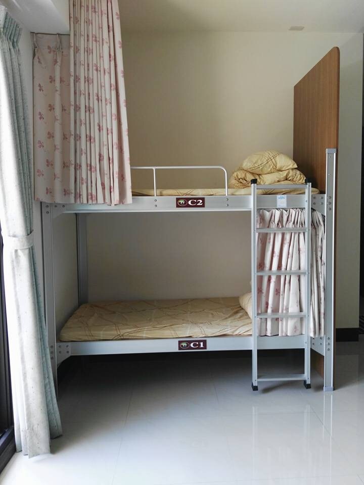 近集集火車站-十人房柏室C1(one bed for one person)-旅安背包客民宿驛站