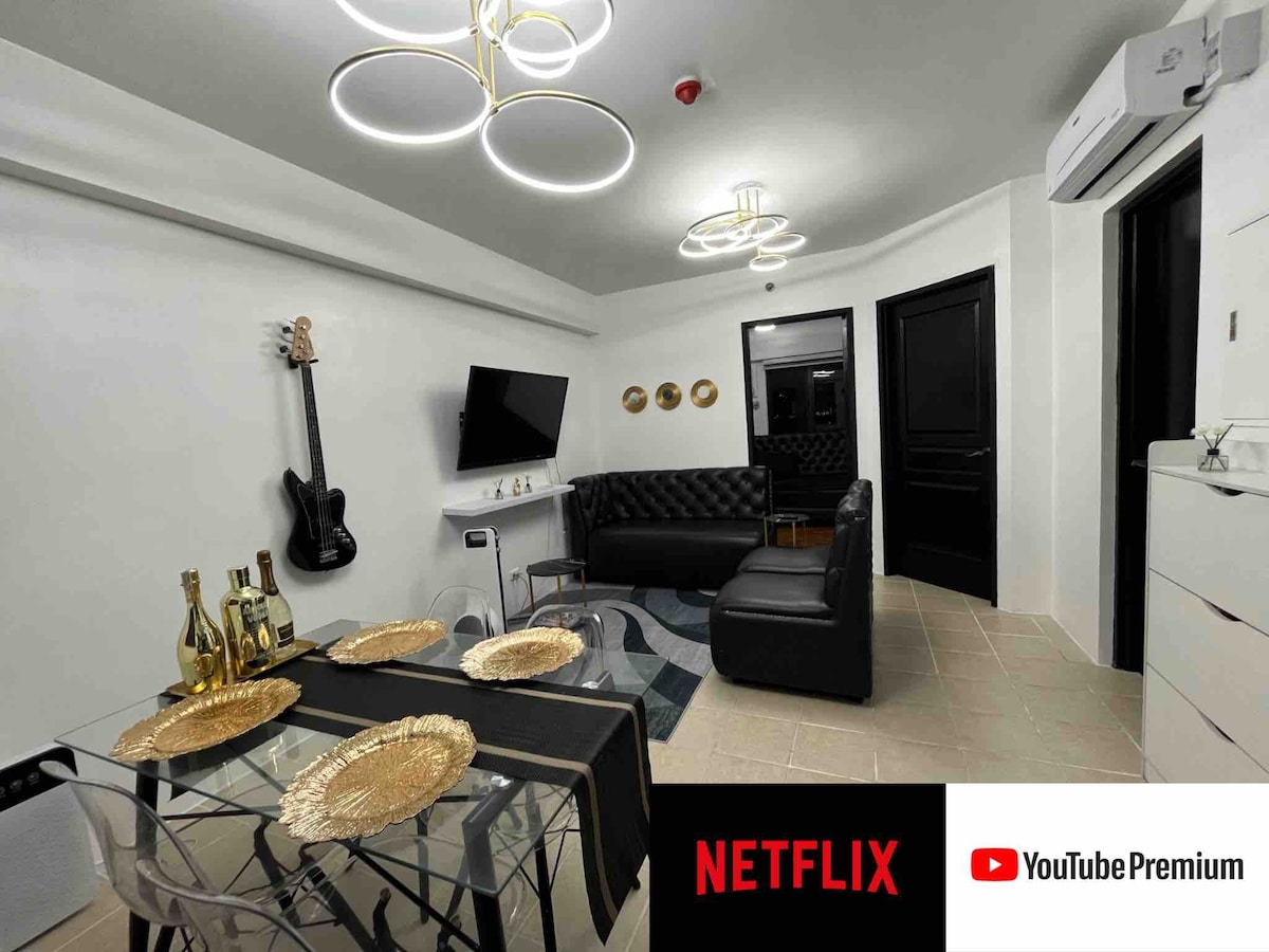 2BR near BGC & Makati. Karaoke | Netflix | Amazon