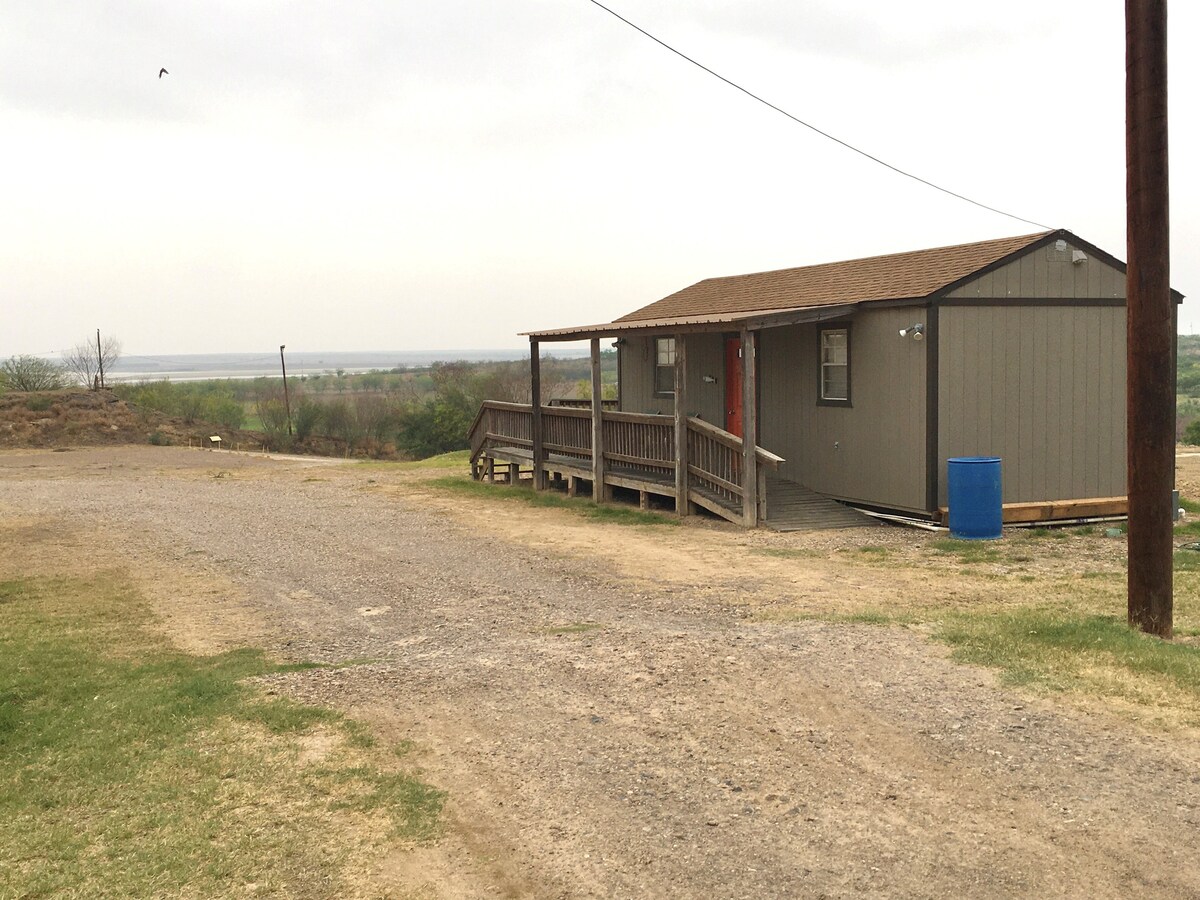 在萨帕塔湖畔小屋欣赏美景