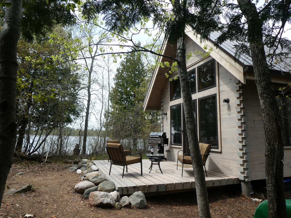 Cozy cabin on private island