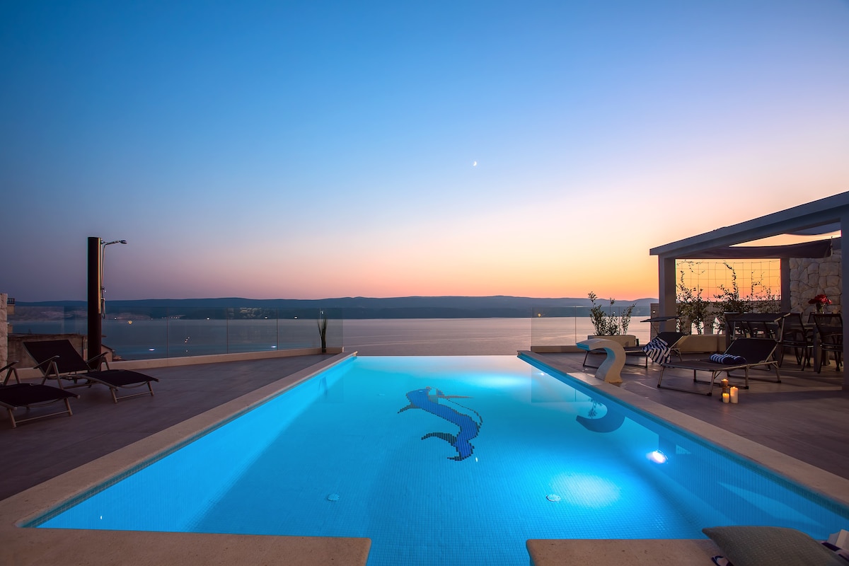 Luxury Villa POCRNJA - pool, sauna & pool table