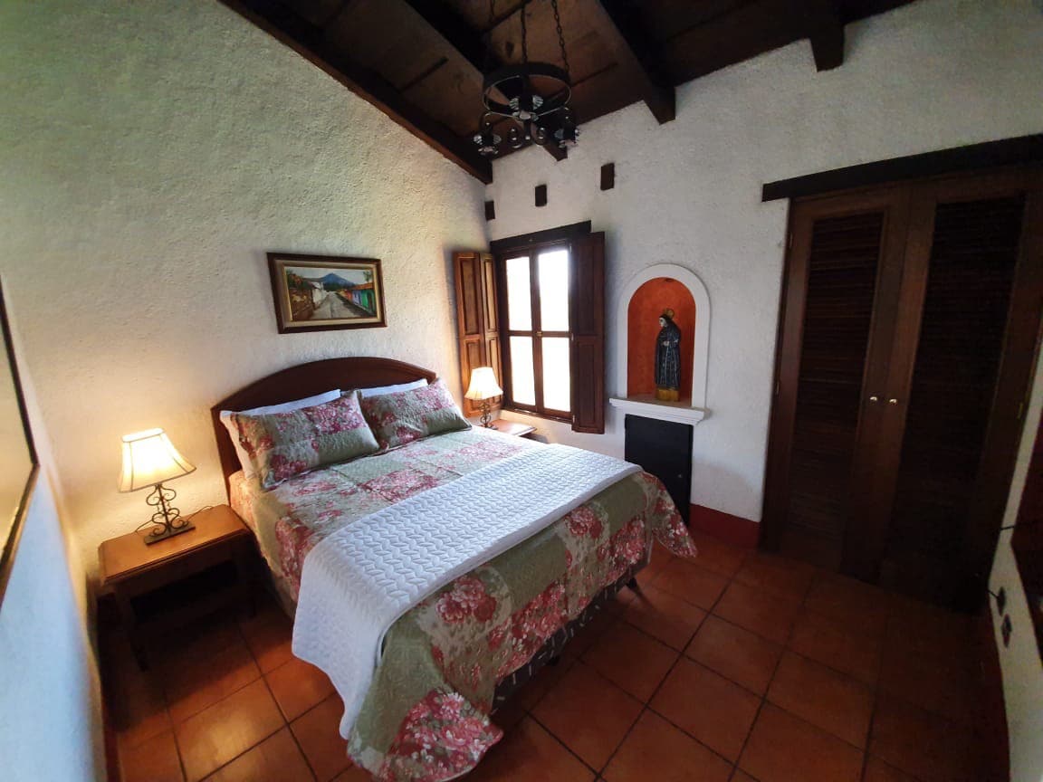 Townhouse with perfect location in Antigua (7)