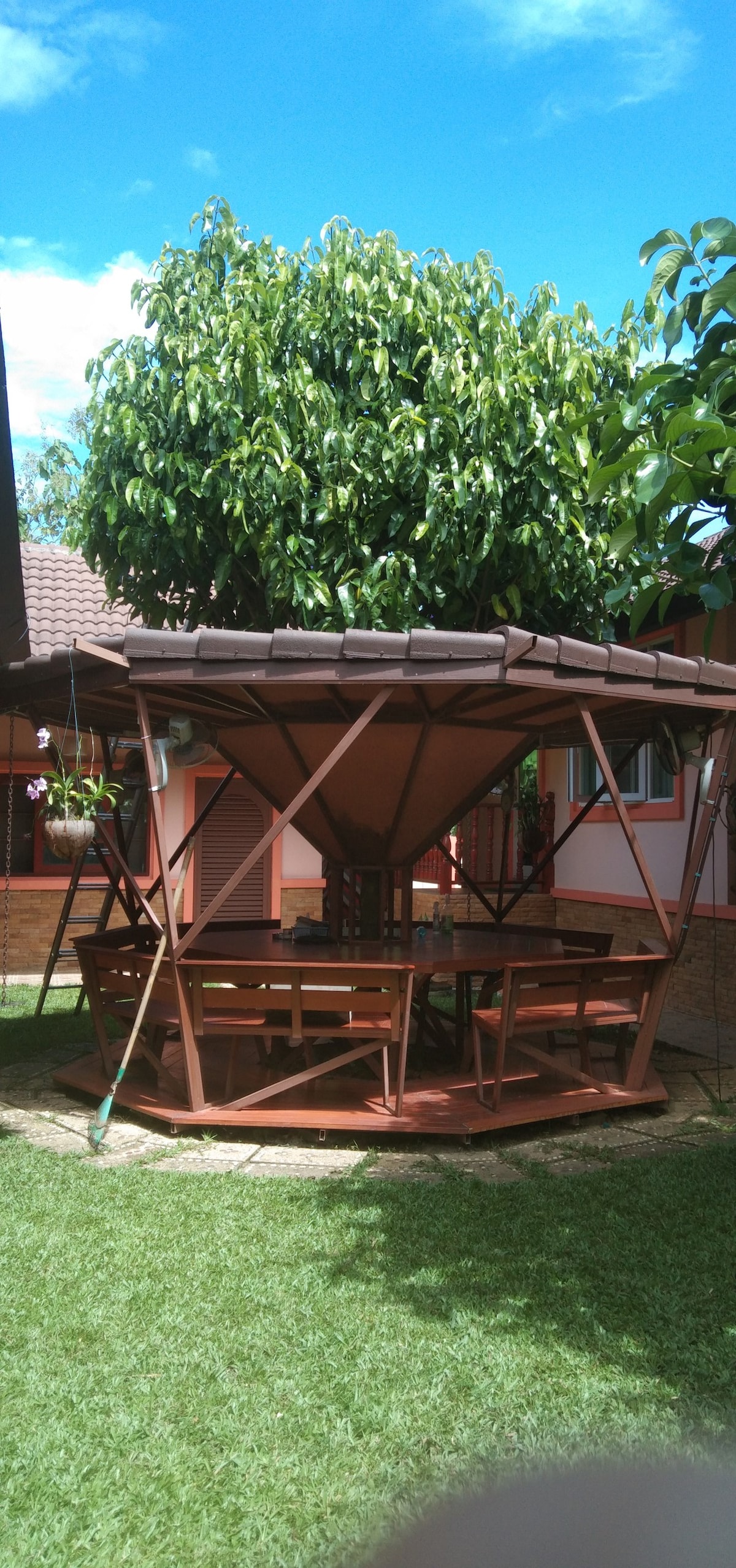 Itsaris Guest House, quality cool home